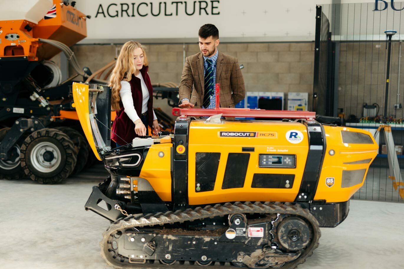 Agri gallery Students on agriculture course preparing Robocut